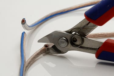 cutting wire 1024x683 - Coping with a Breakup, and why you should cut contact